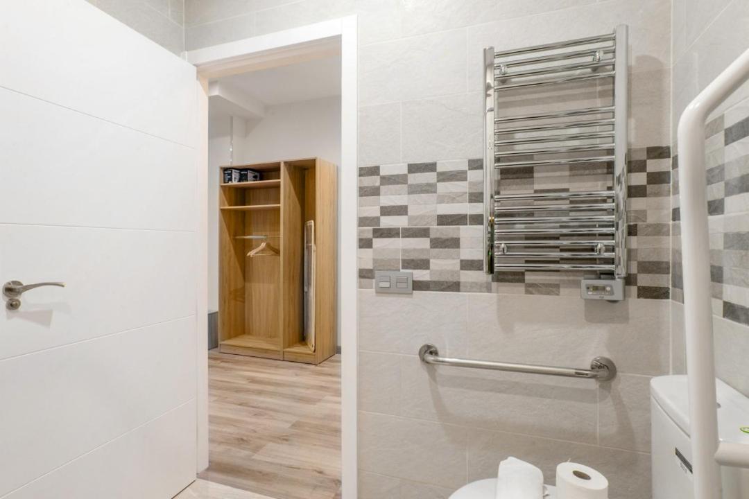 1 Bedroom 1 Bathroom Furnished - Justicia - Cozy - Mintystay Madrid Exterior photo